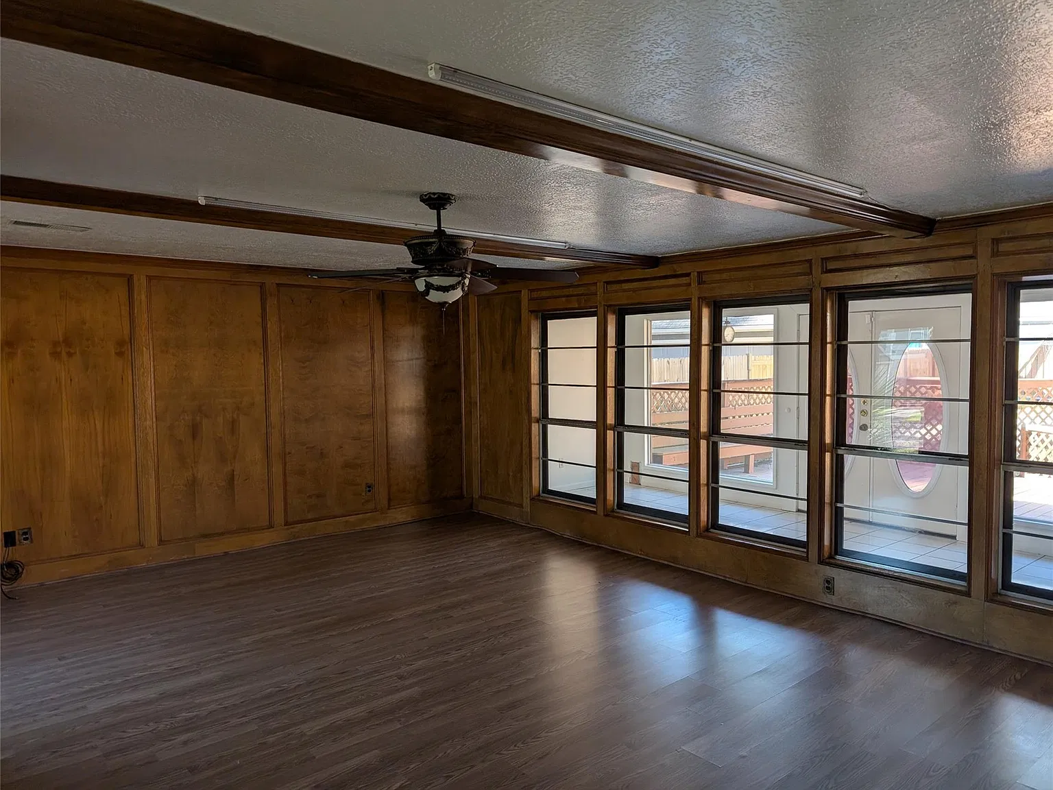 4 bed, 2.5 bath, 3137 sqft, $2,100 — Photo 2