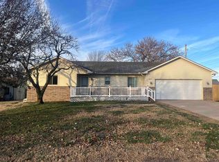 2435 Wedgewood Dr, El Dorado, KS 67042