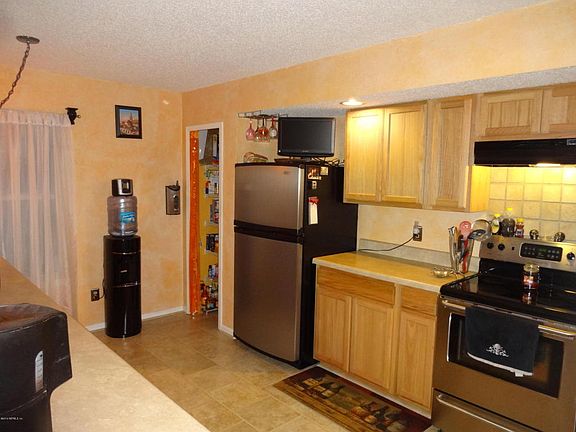 4th image of 249 Aquarius Cir N