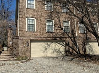 10 Casper Ct, Florham Park, NJ 07932