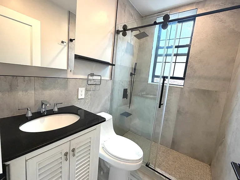 29-35 Gillmore St #2 — Photo 2