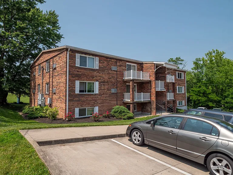 Allen Creek Apartments — Photo 69