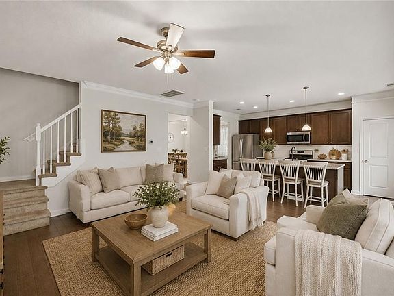 2nd image of 5247 Lombard St