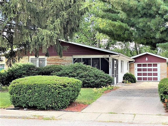 3rd image of 2832 Hillside Ave