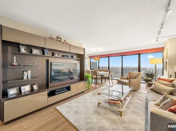 277 Prospect Ave APT 14B, Hackensack, NJ 07601