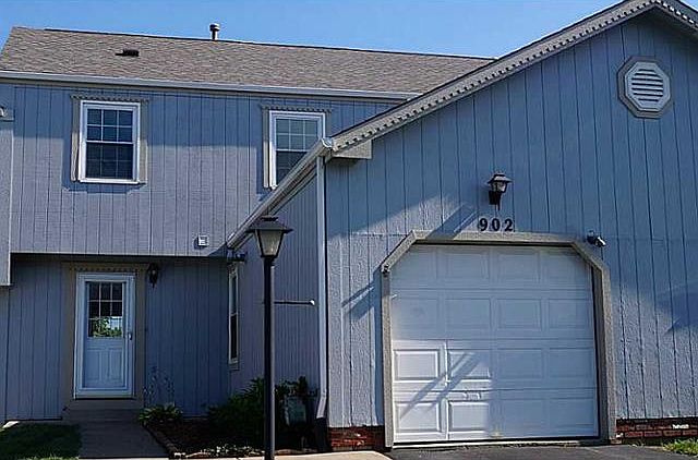 1st image of 902 Sunset Cir