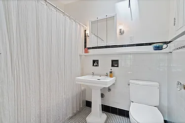 Sold by Avenue Sotheby's International Realty