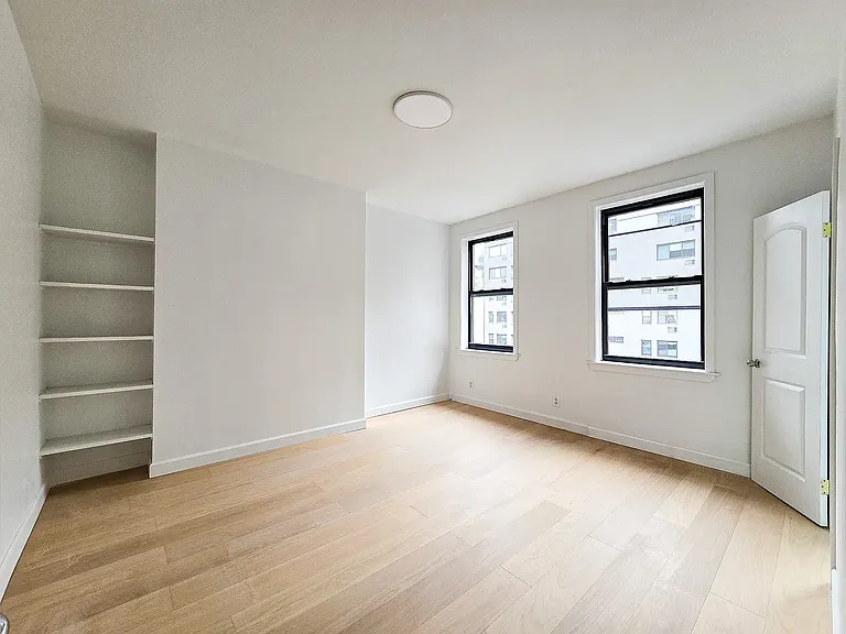 94 8th Ave #1 — Photo 4