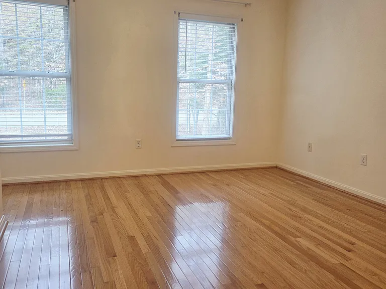 172 Kingston Dr — Photo 9
