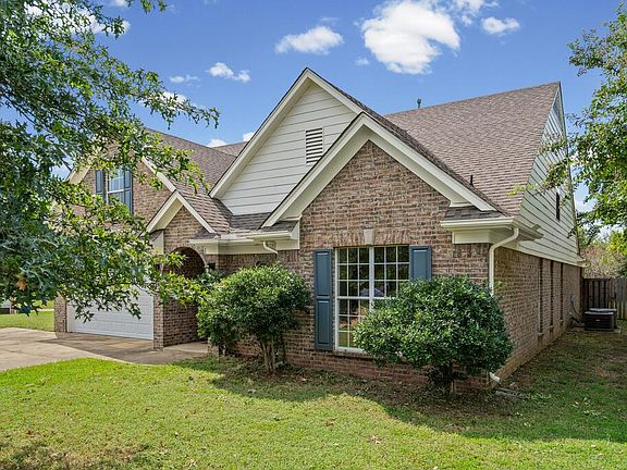 2nd image of 107 Magnolia Cir
