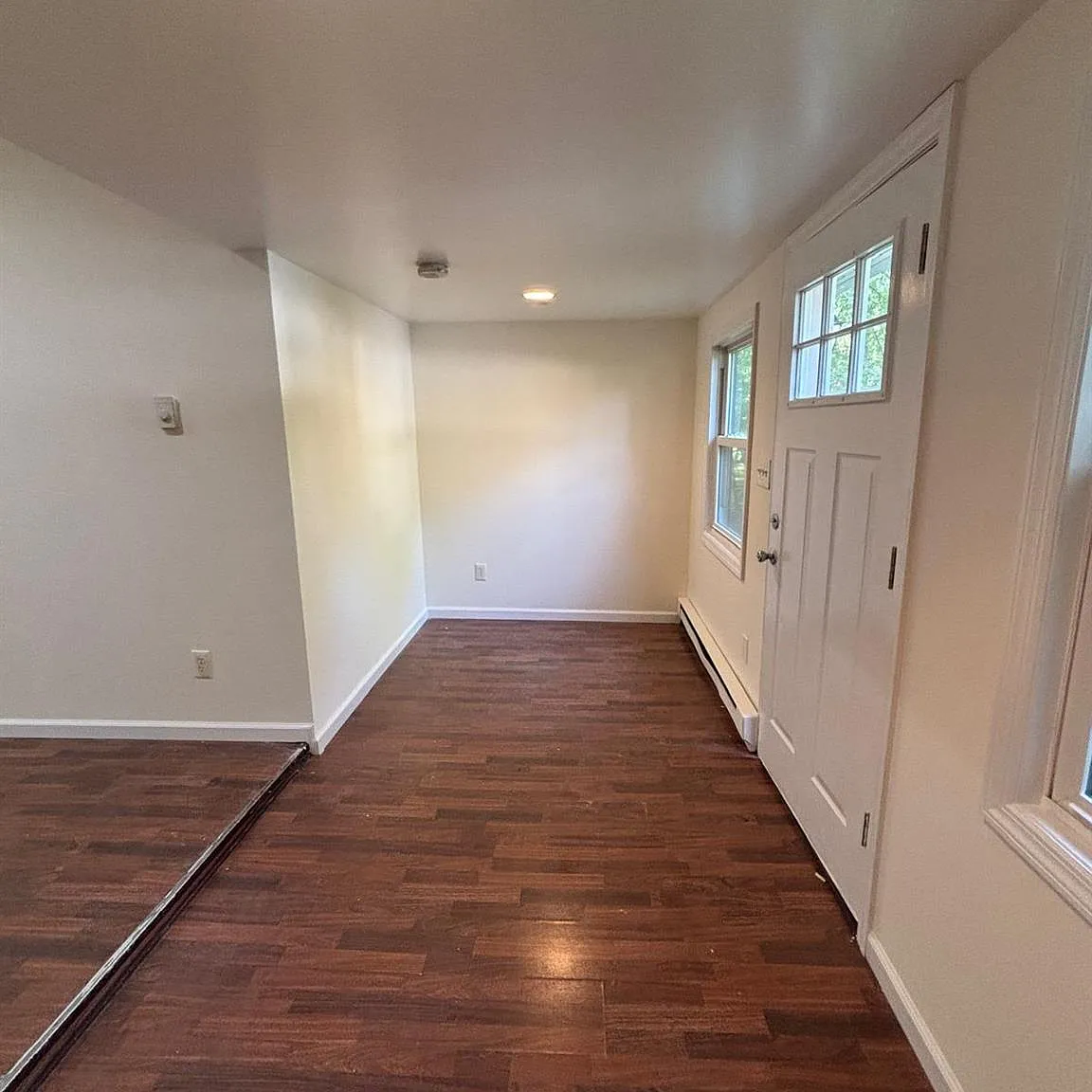 2 bed, 1.0 bath, 698 sqft, $2,505 — Photo 3