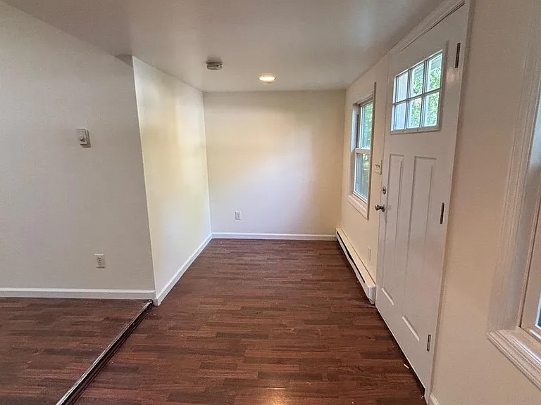 141 Huguenot Dr — Photo 3