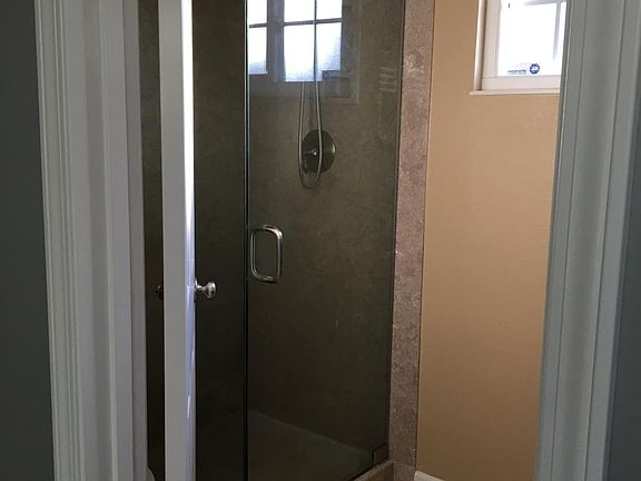 5th image of 2107 Cypress Ave