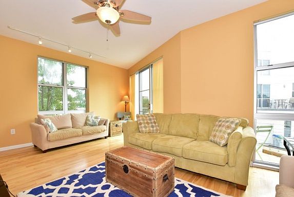 Spacious living room