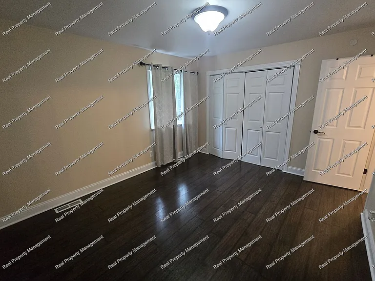 3788 Kingsway Dr — Photo 6
