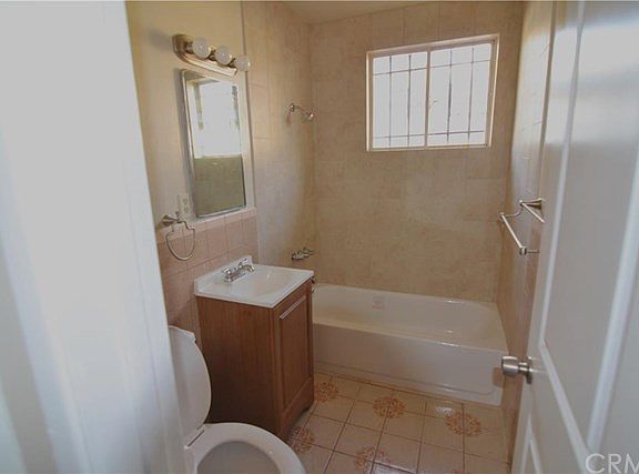 4th image of 4012 Eunice Ave