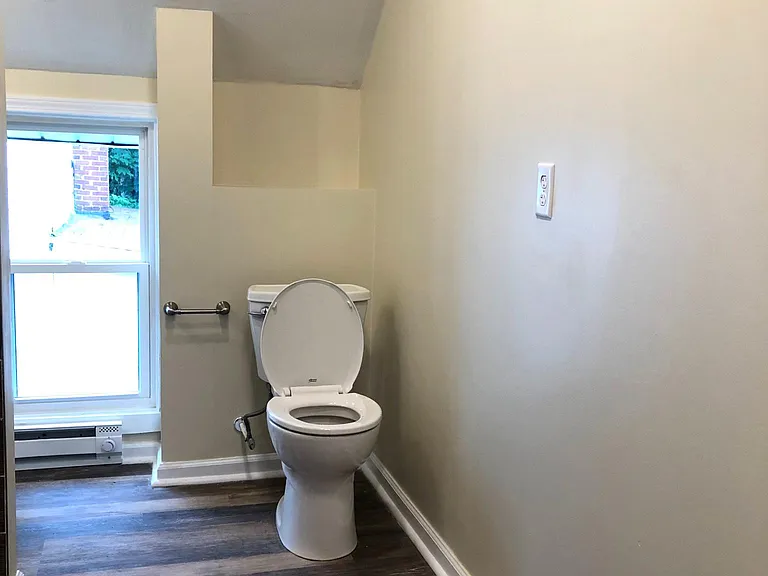 110 Charles Ave — Photo 26