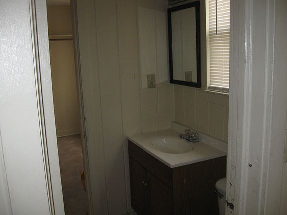 5th image of 1211 S College St