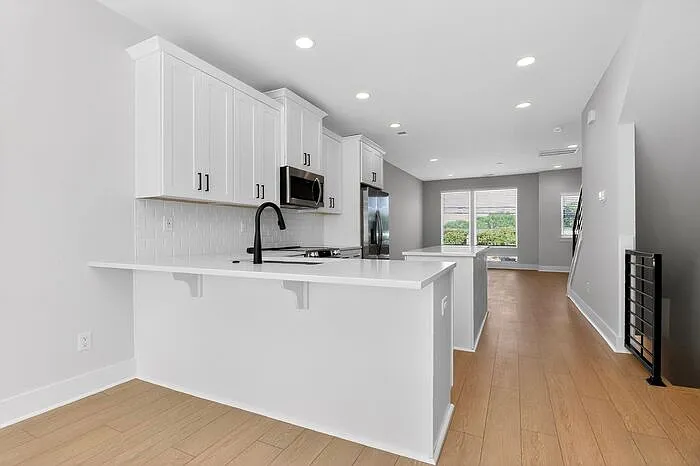 2158 N Graham St — Photo 8