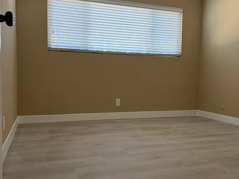 1515 Oak St #11 — Photo 20