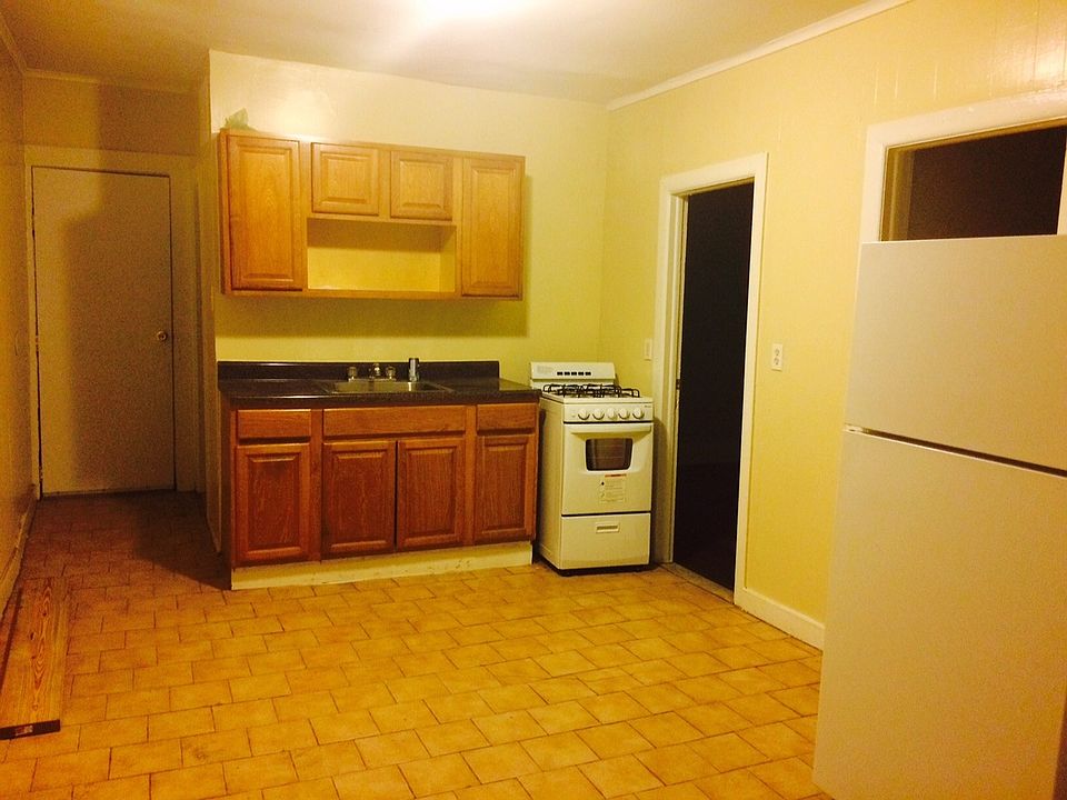 1st image of 262 Davenport Ave #1