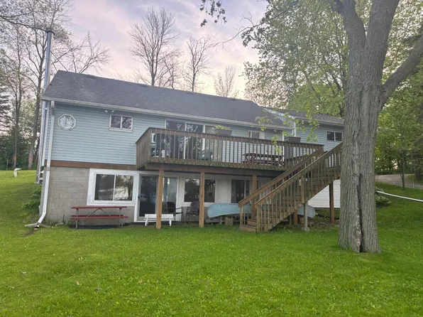 9305 North Lake DRIVE, Manitowoc, WI 54220