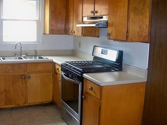 2nd image of 2576 Westwood Dr