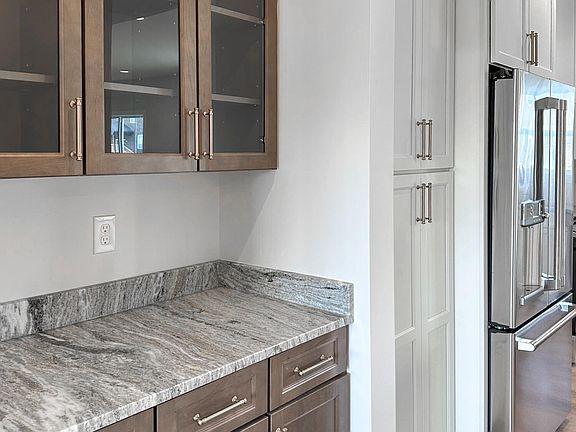 4th image of 200 Watkins Dr