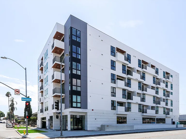 4660 Melrose Ave — Photo 10