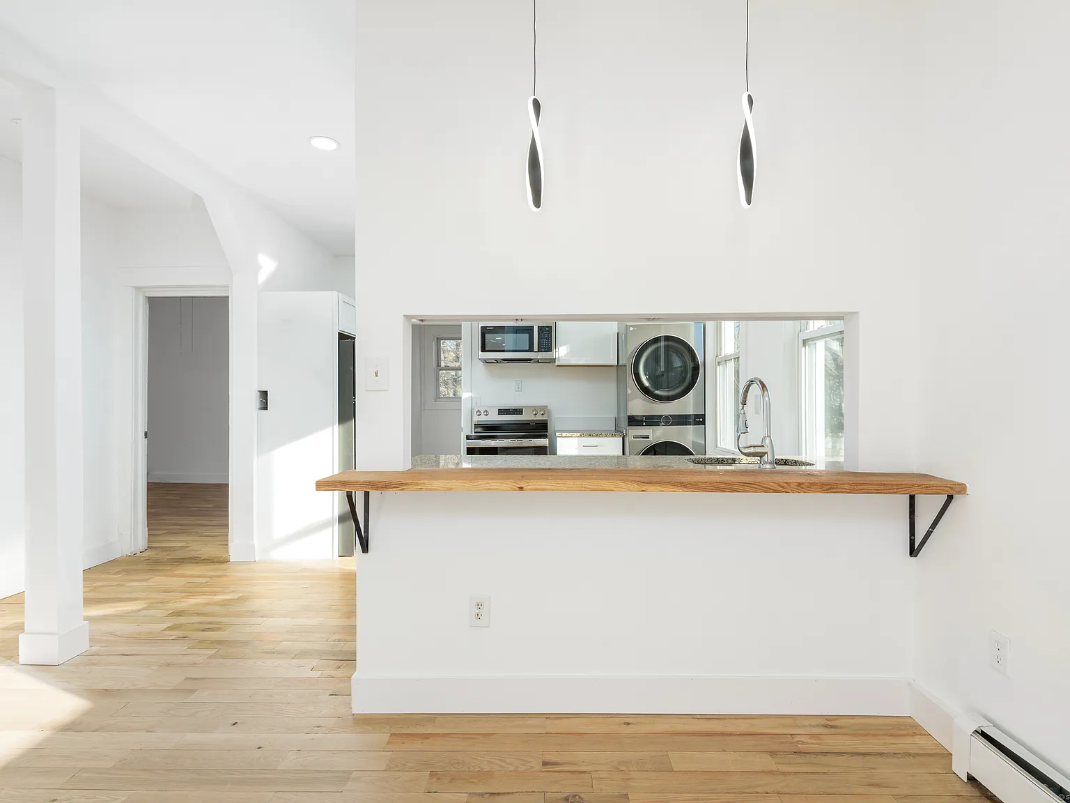 4 bed, 1.0 bath, 1441 sqft, $3,000 — Photo 4