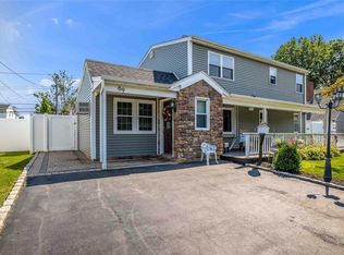 69 Duckpond Dr N, Wantagh, NY 11793
