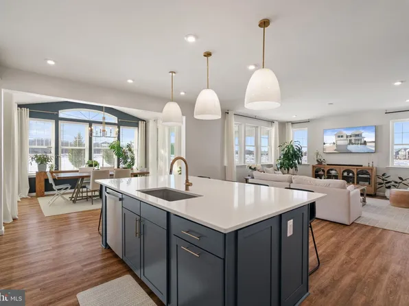 10100 Governors Ln, Fredericksburg, VA 22408