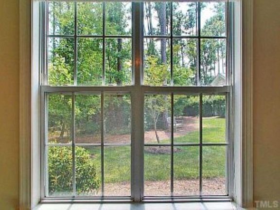 3rd image of 613 Ives Ct #613