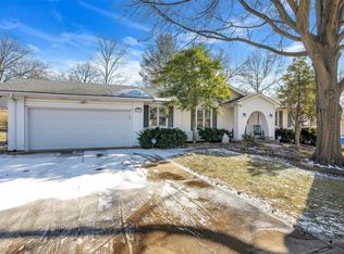 470 Chamberlin Dr, Ballwin, MO