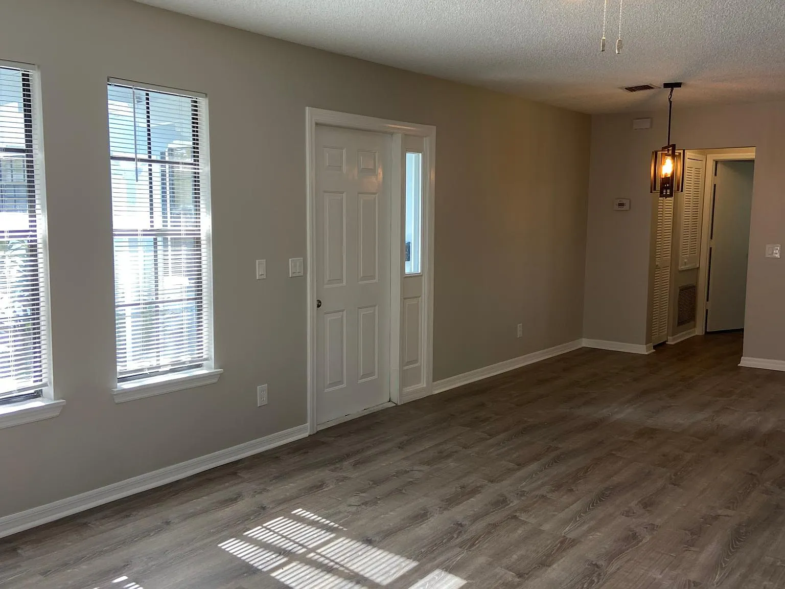 2 bed, 1280 sqft, $1,895 — Photo 2