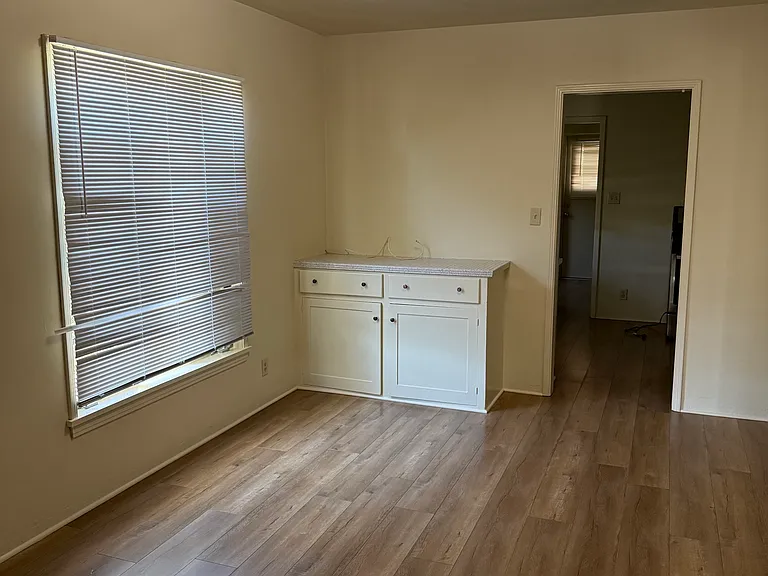 153 E Pasadena St — Photo 16