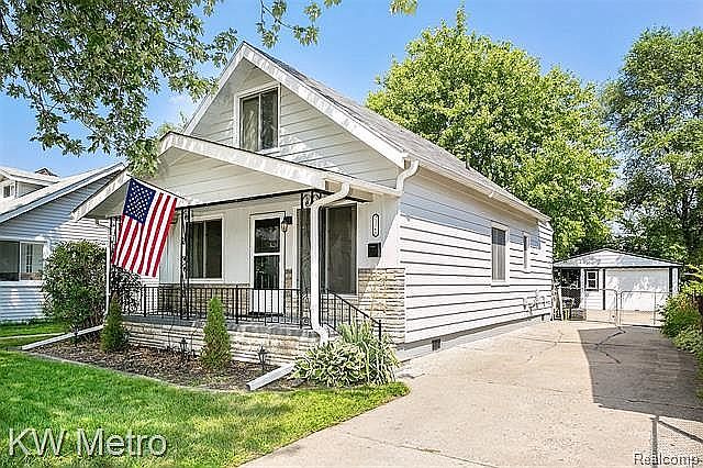 1st image of 23368 Carlisle Ave