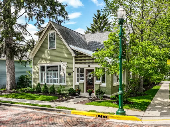 190 N Main St, Zionsville, IN 46077