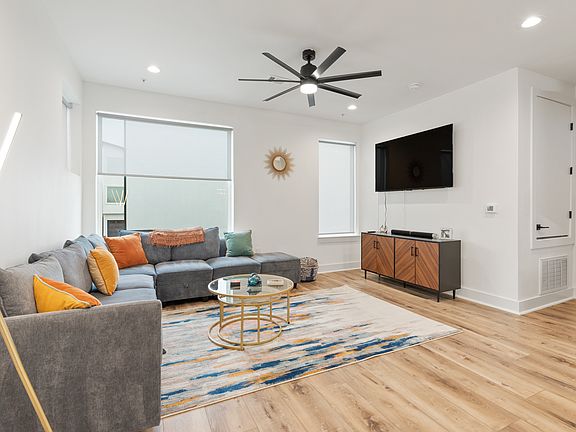 5th image of 1417 Kramer Ln Unit 21
