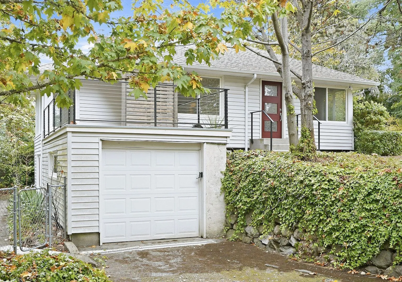 Private University Place Retreat with Deck, Gardens & Two Garages — Photo 2