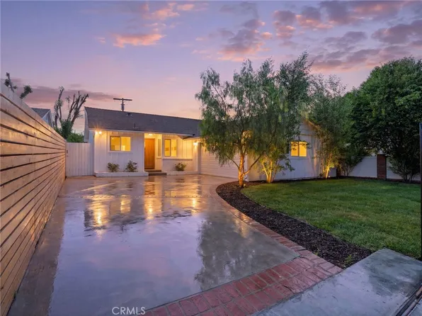 5141 Don Pio Dr, Woodland Hills, CA 91364