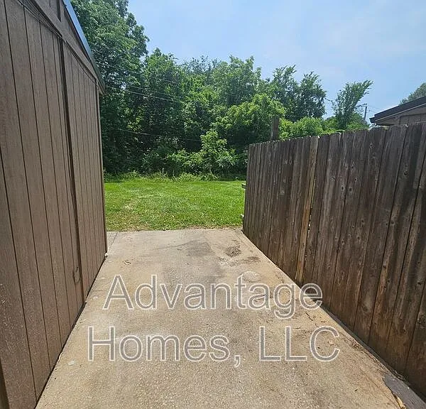 801 Johnson Cir #B — Photo 27