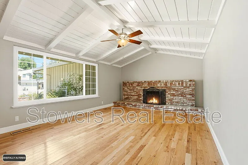 4 bed, 2.5 bath, 2258 sqft, $7,995 — Photo 4