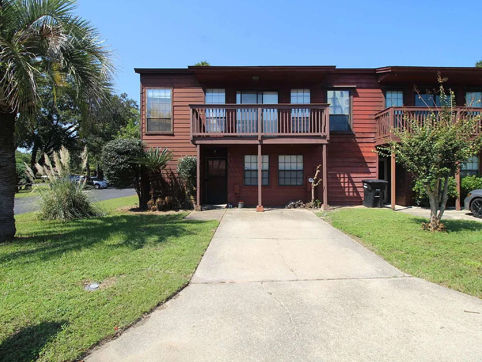 2375 Sugartree Ave