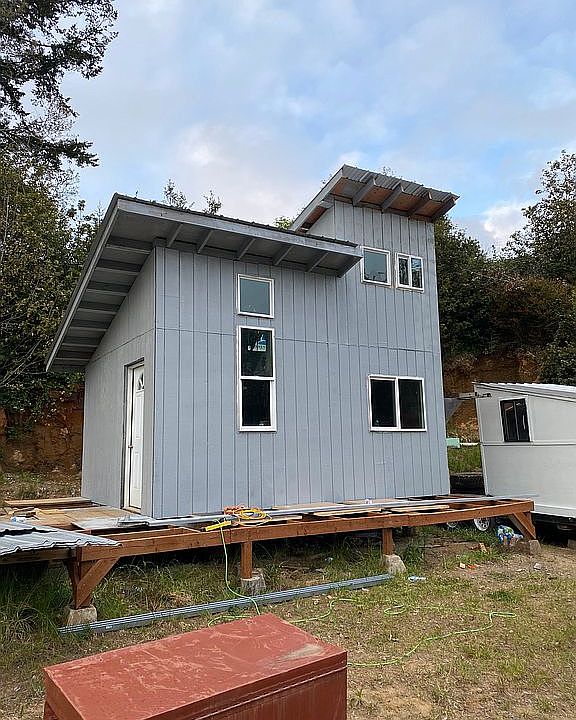197 square foot tiny shed