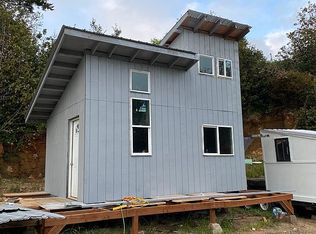 17535 Ross Ln, Brookings, OR 97415