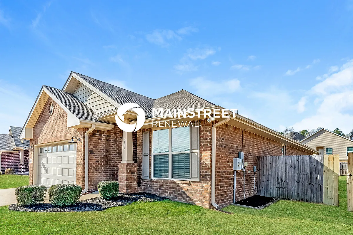 Front View - 960 Clover Ave