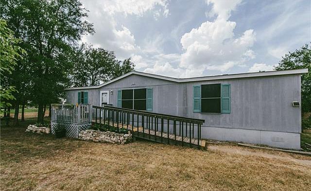 1st image of 141 Sunny Oaks Dr
