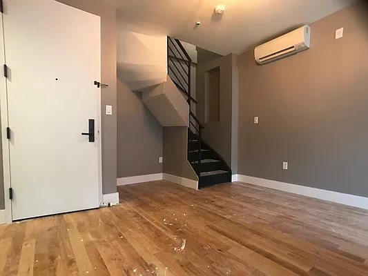 Rented by Evergreen Apartments BK | media 29