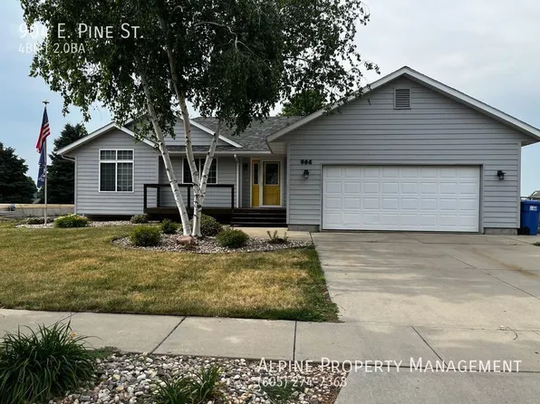 904 E Pine St, Brandon, SD 57005